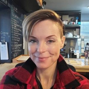 Meet your Posher, Andrea